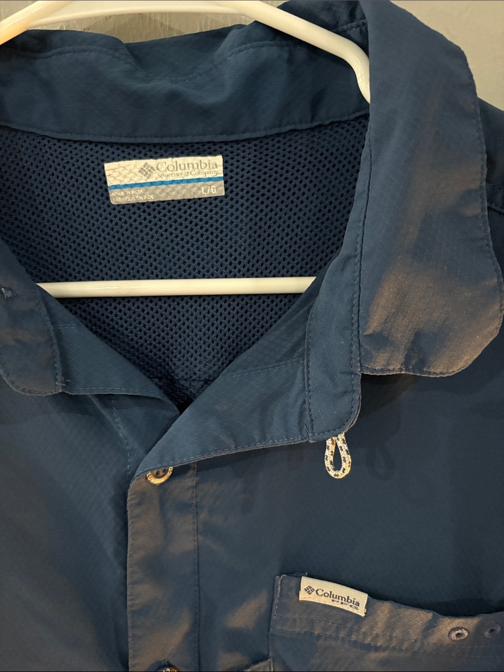 Columbia Men's Navy Short Sleeve Button-Down Shirt - Picture 2 of 4
